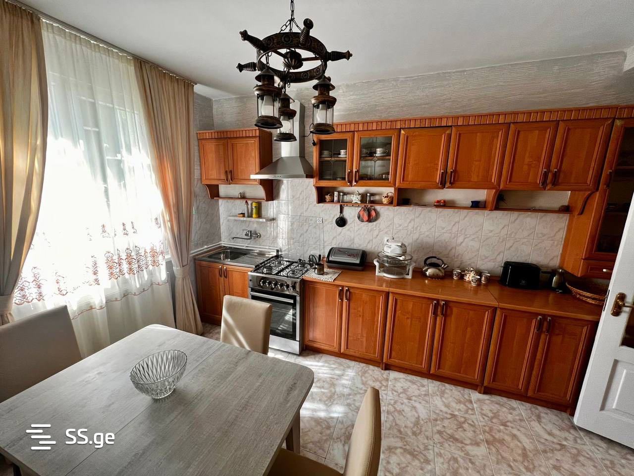 3-комнатная квартира в Тбилиси, Самгори, фото 1