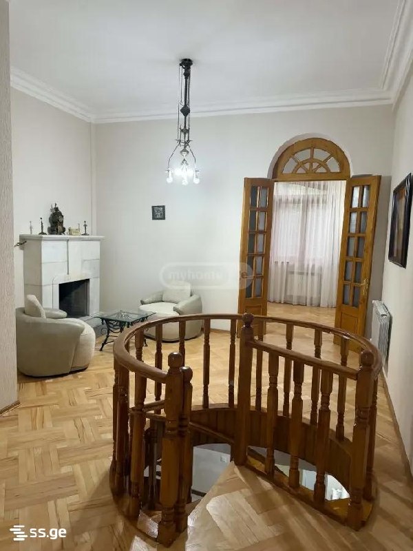 4-комнатная квартира в Тбилиси, Мтацминда, фото 2