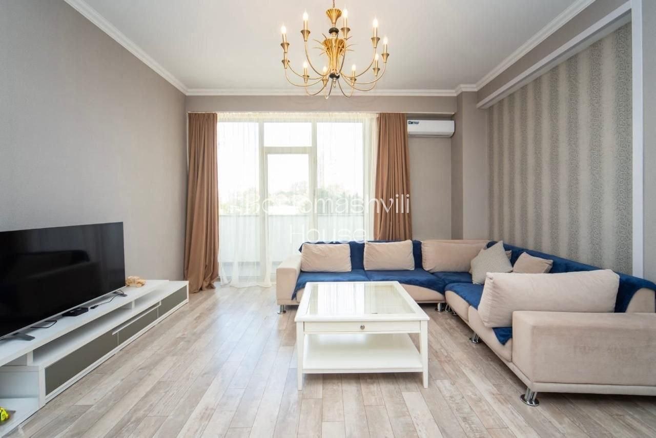 4-комнатная квартира в Тбилиси, Ваке, фото 1