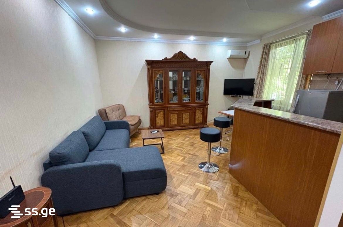 2-комнатная квартира в Тбилиси, Мтацминда, фото 1
