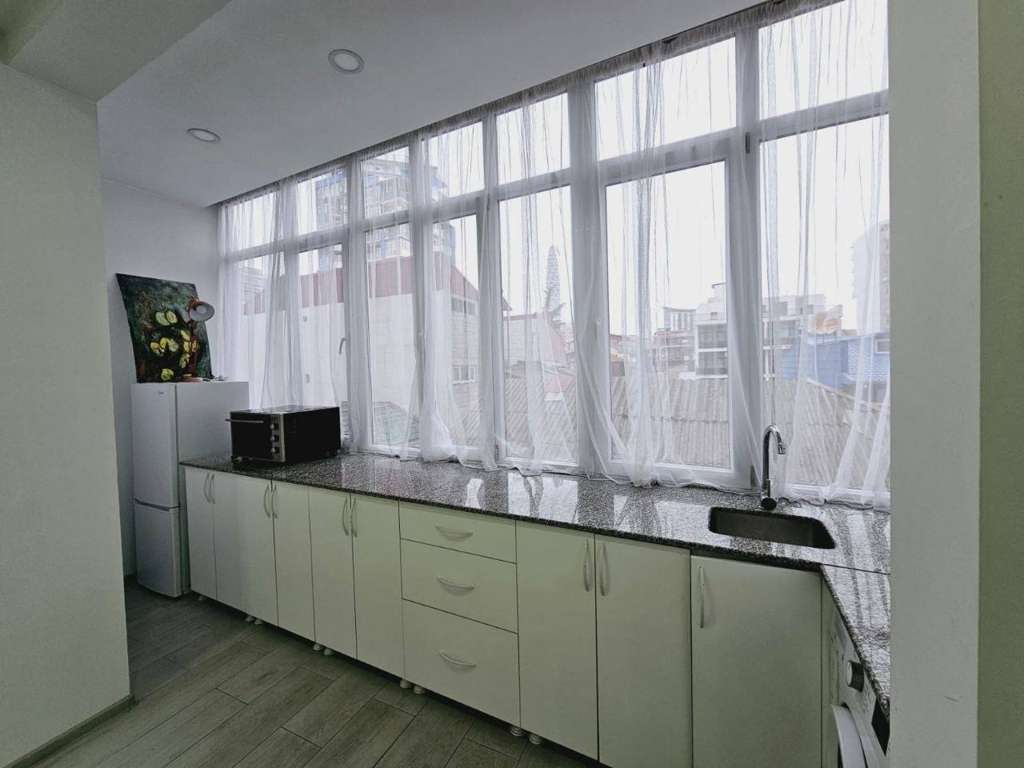 1-комнатная квартира в Батуми, Руставели, фото 1